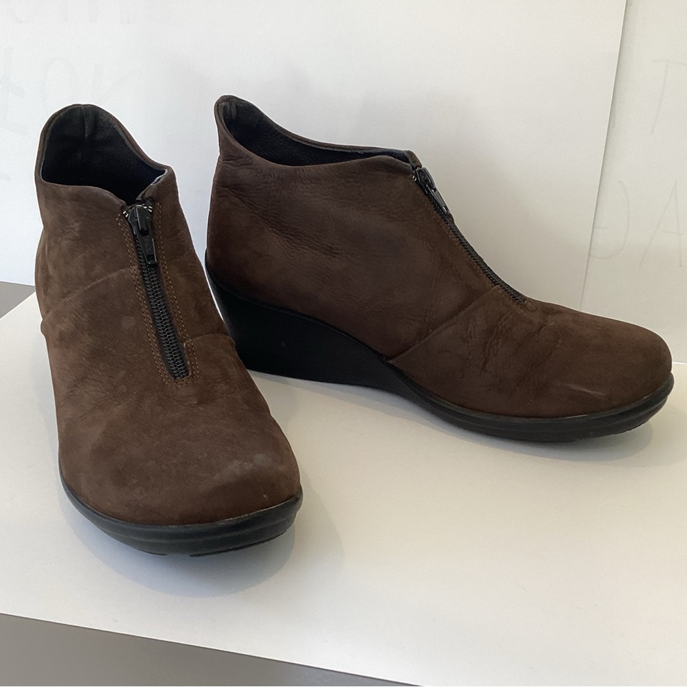 Wolky Destiny Dark Brown Nubuck Zip Ankle booties Wedge Comfort